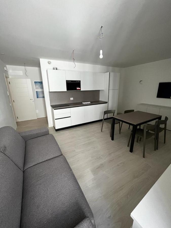 Smart Apartments Palazzo Mazzini Роверето Екстер'єр фото