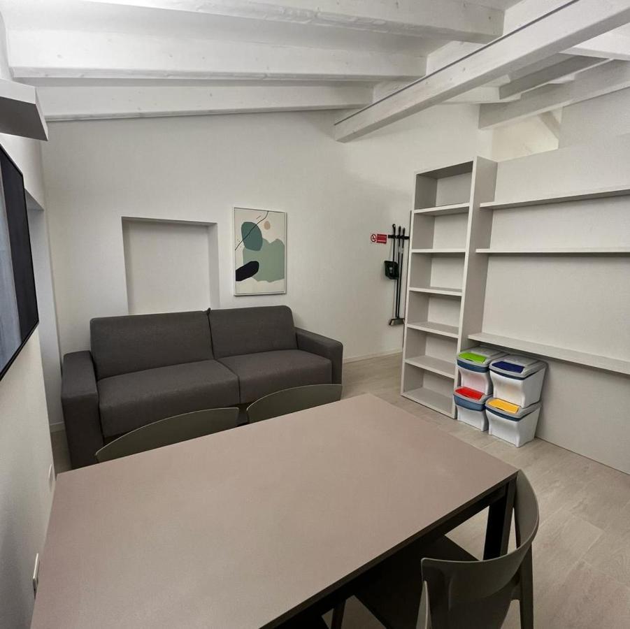 Smart Apartments Palazzo Mazzini Роверето Екстер'єр фото