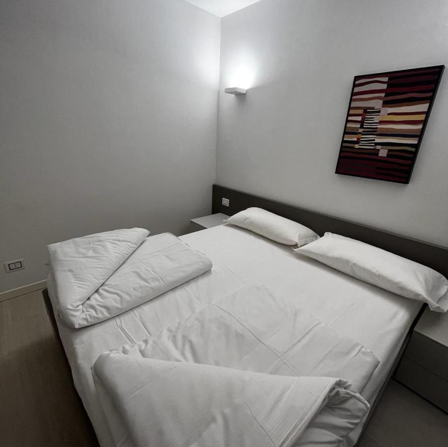 Smart Apartments Palazzo Mazzini Роверето Екстер'єр фото