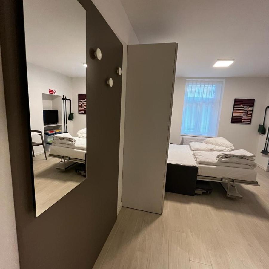 Smart Apartments Palazzo Mazzini Роверето Екстер'єр фото